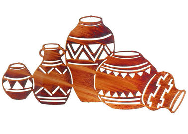 Καλή τιμή. Η σύγχρονη εσωτερική μορφή αγγειοπλαστικής ντόπιων γλυπτών τοίχων μετάλλων σκουριασμένη τελειώνει σε απευθείας σύνδεση