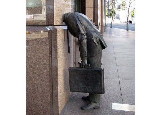 Καλή τιμή. Ζωτικό μέγεθος Σύγχρονη υπαίθρια τέχνη δρόμου Χύτευση Χαλκιδίου Άνθρωπος γλυπτό σε απευθείας σύνδεση