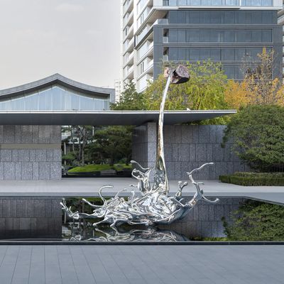 Καλή τιμή. Σχεδιασμός βρόχου από ανοξείδωτο χάλυβα υπαίθρια γλυπτική σιντριβανιού νερού για διακόσμηση σε απευθείας σύνδεση