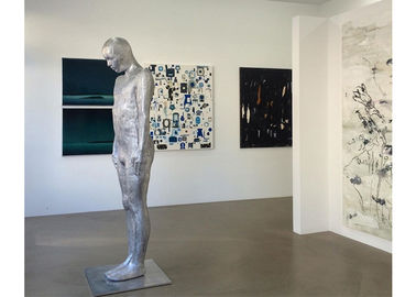 Καλή τιμή. Ζωή - το μέγεθος ματ τελειώνει το μόνιμο γλυπτό SS αριθμού ανοξείδωτου ατόμων σε απευθείας σύνδεση